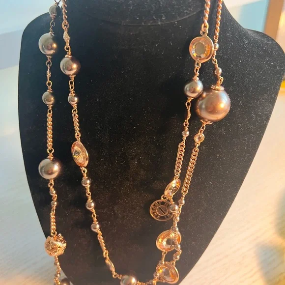 Henri Bendel Elegant Rose Gold and Crystal Beaded Necklace - Picture 3 of 9